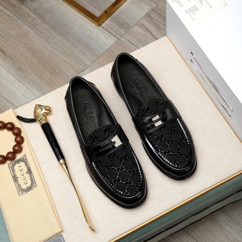 G*u*i leather shoes